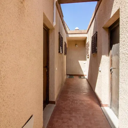 Appartement Guesthost - Elegant Beachfront Wi-fi & Parking Golfo Aranci