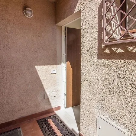 Appartement Guesthost - Elegant Beachfront Wi-fi & Parking