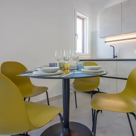 Apartamento Guesthost - Elegant Beachfront Wi-fi & Parking