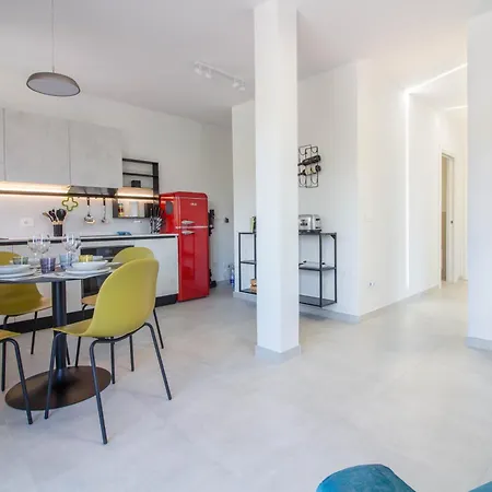 Guesthost - Elegant Beachfront Wi-fi & Parking * Golfo Aranci