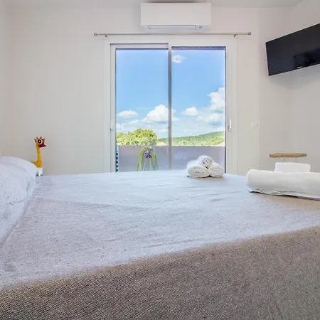 Appartamento Guesthost - Elegant Beachfront Wi-fi & Parking *